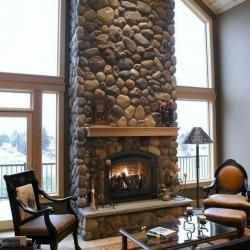 Фотогалерея: Камин, облицованный валуном "Микс"