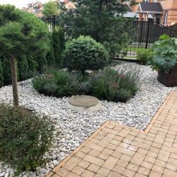 Фотогалерея: Галька "Шампиньон" в ландшафтном дизайне