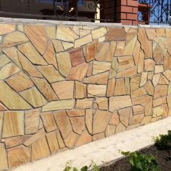 Фотогалерея: Облицовка цоколя плитняком "Золото инков"